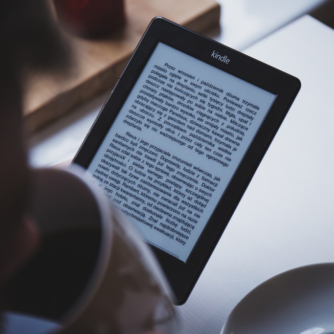 Person-Reading-Kindle-Coffee-CC0